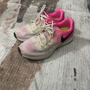 Nike Women's Pink Running Shoes